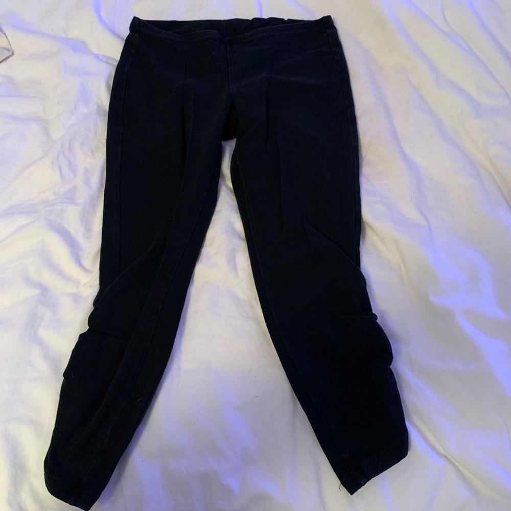 black ruched capri leggings